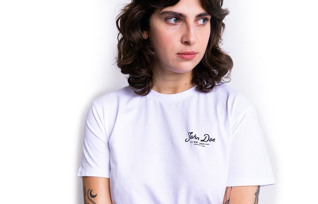 JOHN DOE T-shirt JD LETTERING WHITE